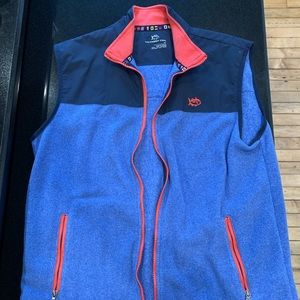 Southern Tide Men’s Cambridge fleece vest
